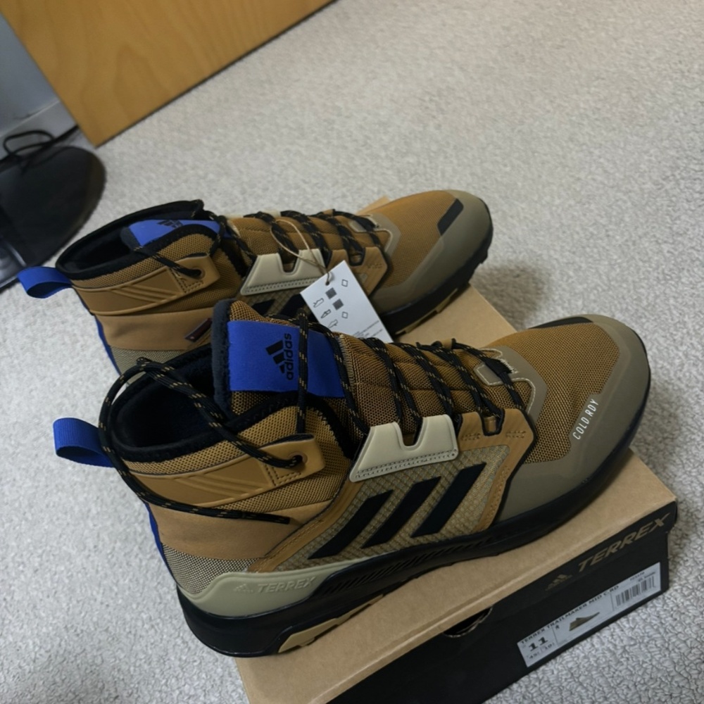 TERREX TRAILMAKER MID COLD.RDY HIKING SHOES